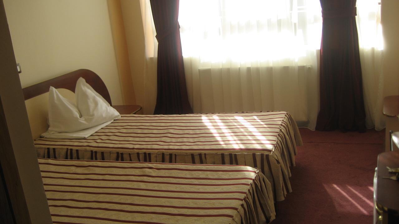 Hotel Palace Târgu Jiu Quarto foto